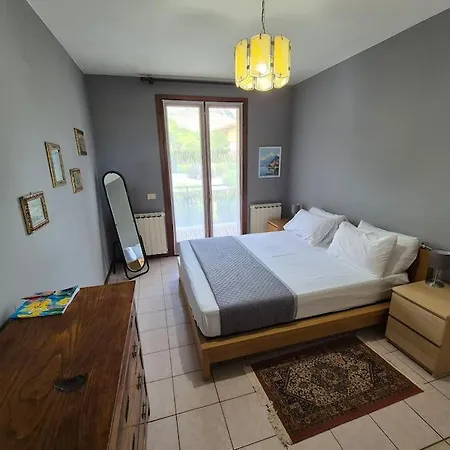 Isabel House Apartman *